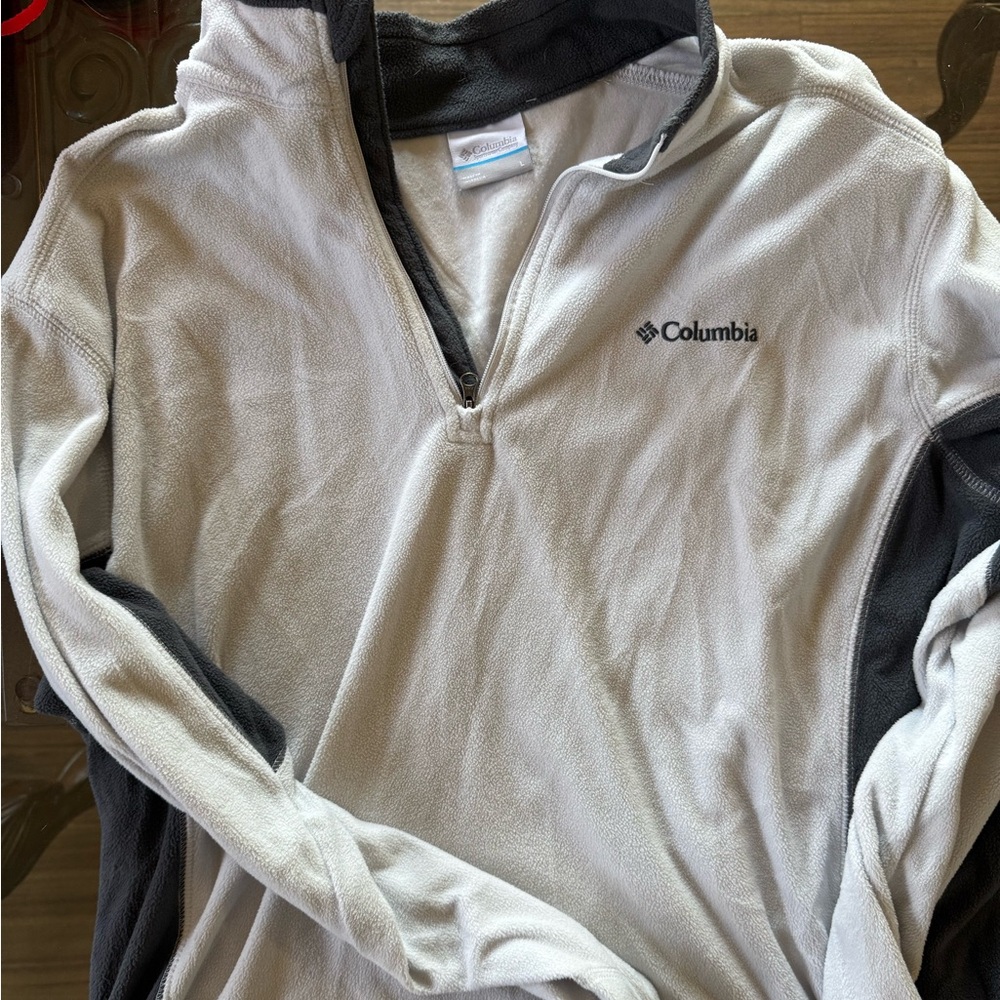 Columbia sweater